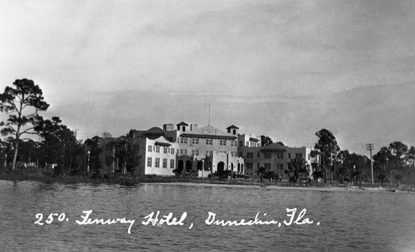 Historic photo of the Fenway Hotel on the Dunedin waterfront
